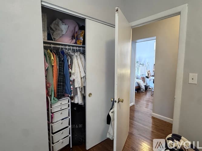 Brookline Apartment: 15 Stearns Rd