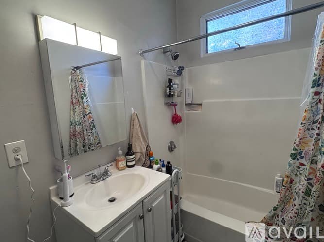 Brookline Apartment: 15 Stearns Rd