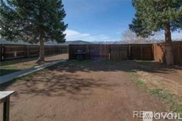 Granby House: 695 East Agate Avenue