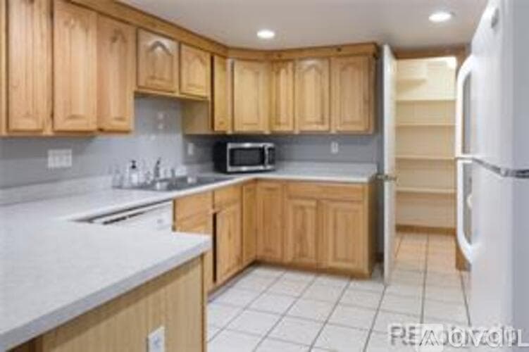 Granby House: 695 East Agate Avenue
