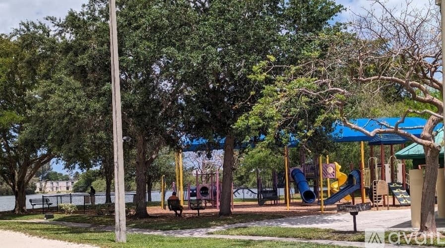 Oakland Park House: 1773 NW 37th St