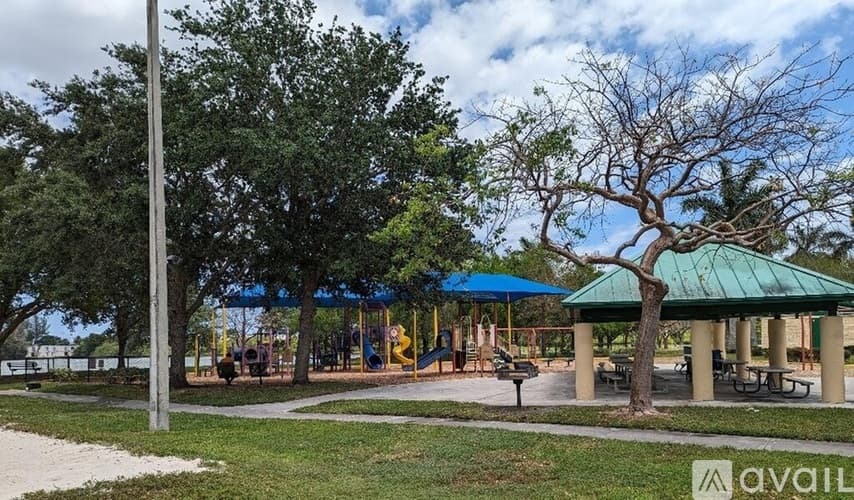Oakland Park House: 1773 NW 37th St
