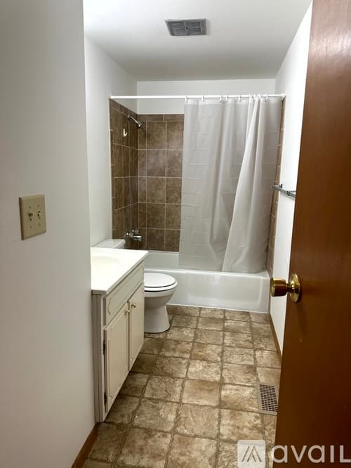 Pekin House: 3 Florentine Ct