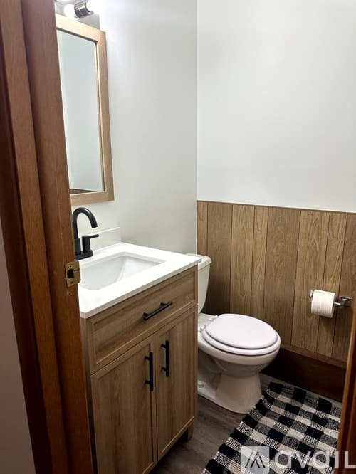 Pekin House: 3 Florentine Ct