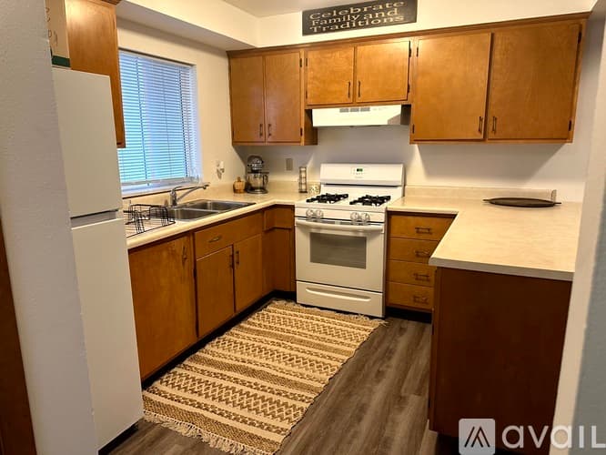 Pekin House: 3 Florentine Ct