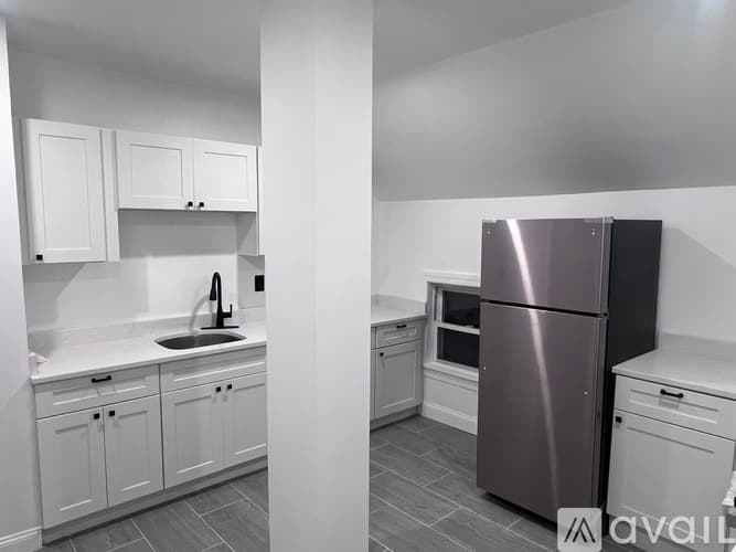 Fall River Apartment: 868 President Avenue
