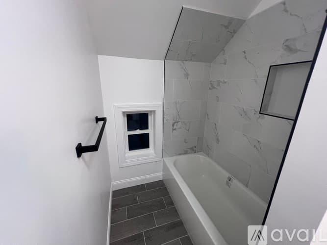 Fall River Apartment: 868 President Avenue