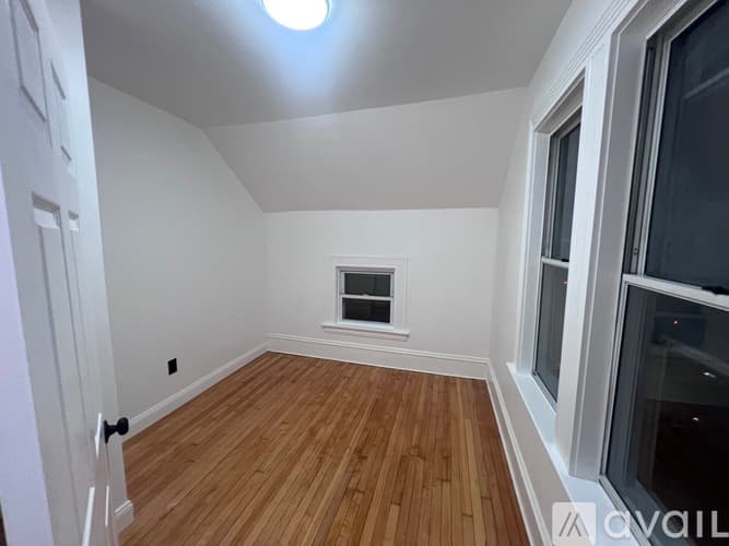 Fall River Apartment: 868 President Avenue