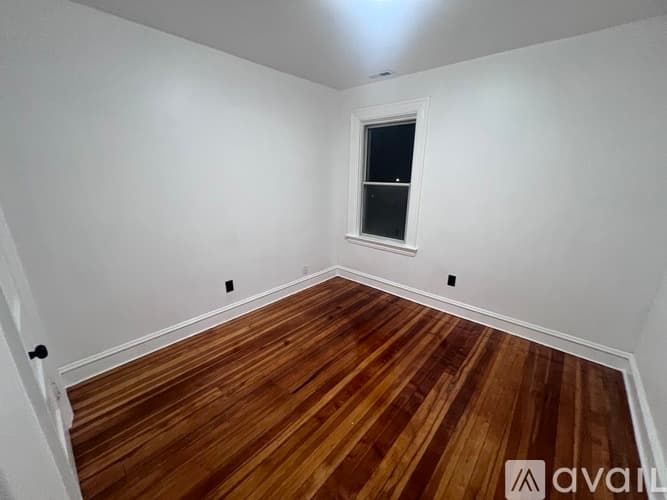 Fall River Apartment: 868 President Avenue