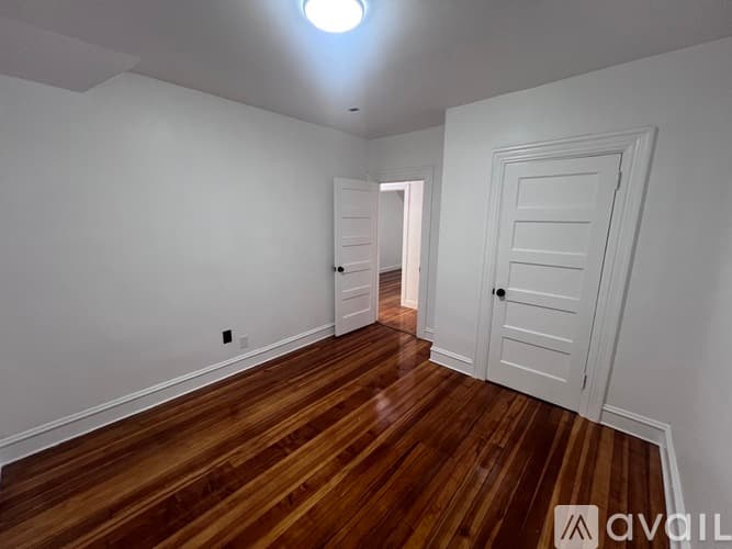 Fall River Apartment: 868 President Avenue