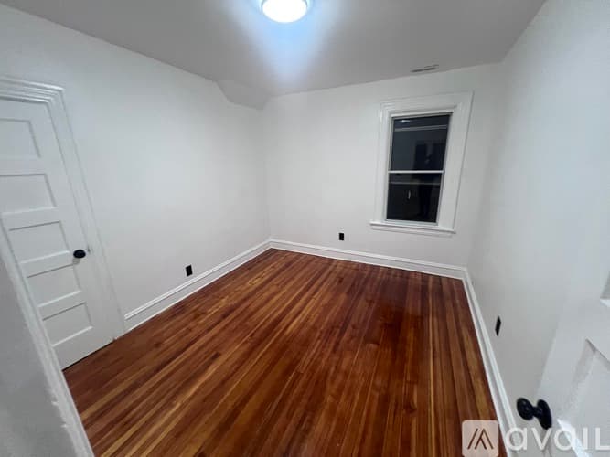 Fall River Apartment: 868 President Avenue