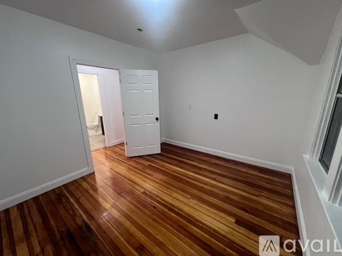 Fall River Apartment: 868 President Avenue