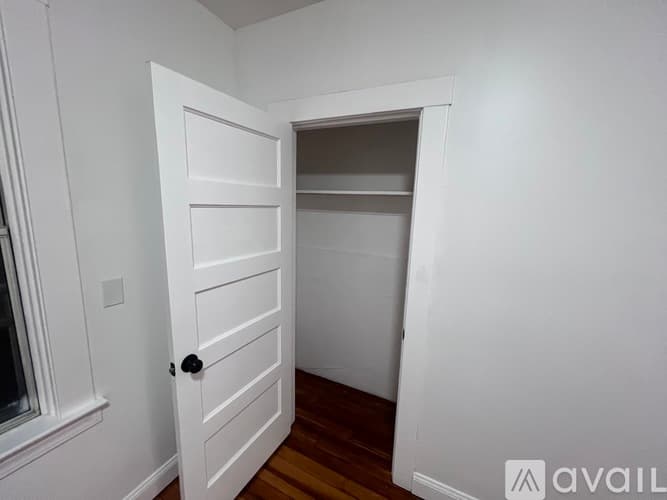 Fall River Apartment: 868 President Avenue
