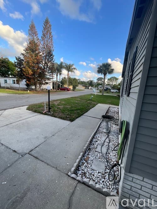 Cocoa House: 1641 Ridge Drive