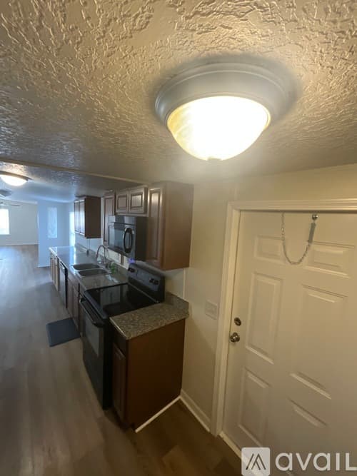 Cocoa House: 1641 Ridge Drive