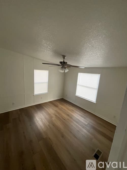 Cocoa House: 1641 Ridge Drive