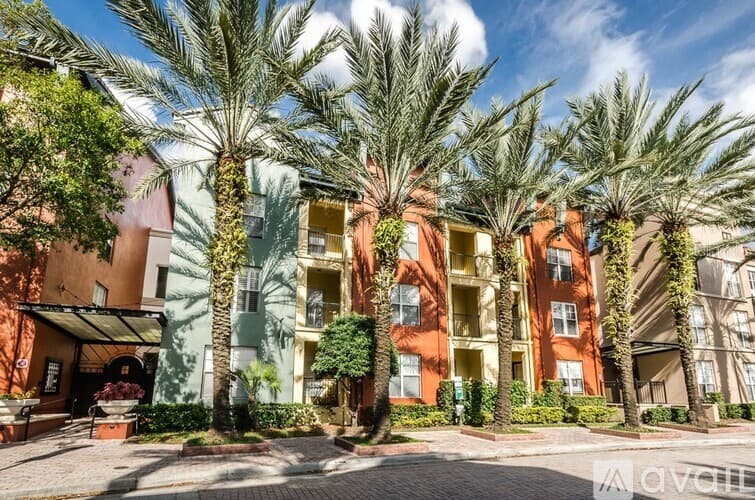Tampa Apartment: 2402 W Azeele St