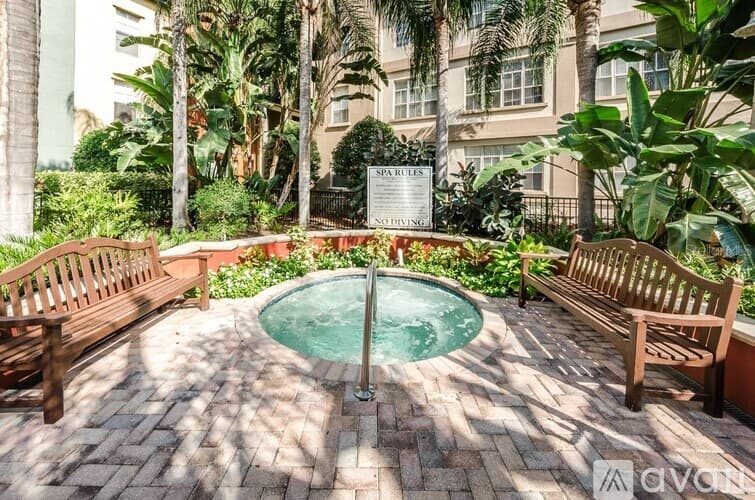 Tampa Apartment: 2402 W Azeele St