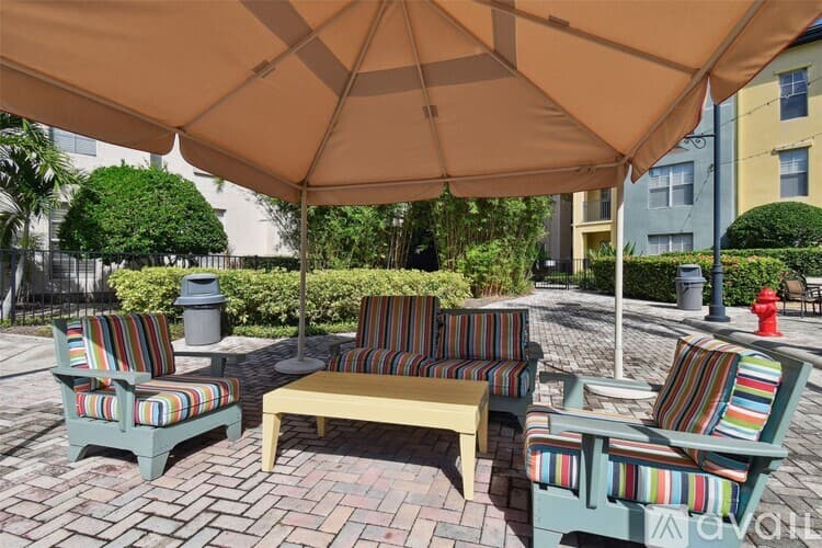 Tampa Apartment: 2402 W Azeele St