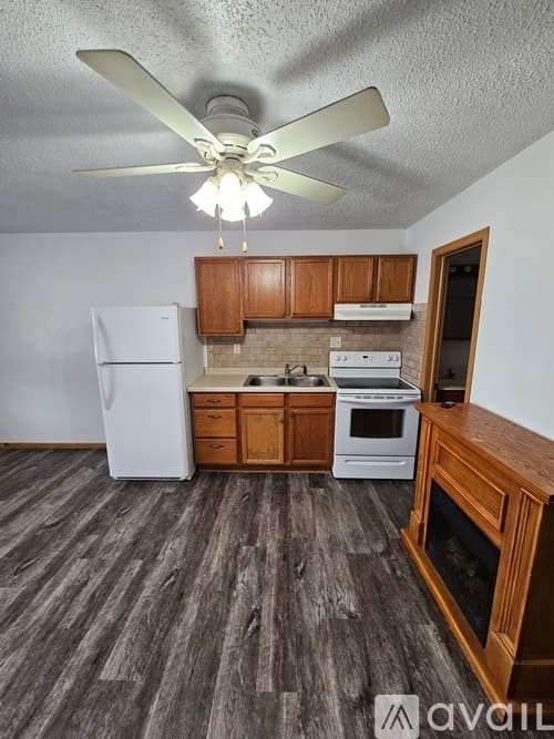 La Crosse Apartment: 2222 32nd St S