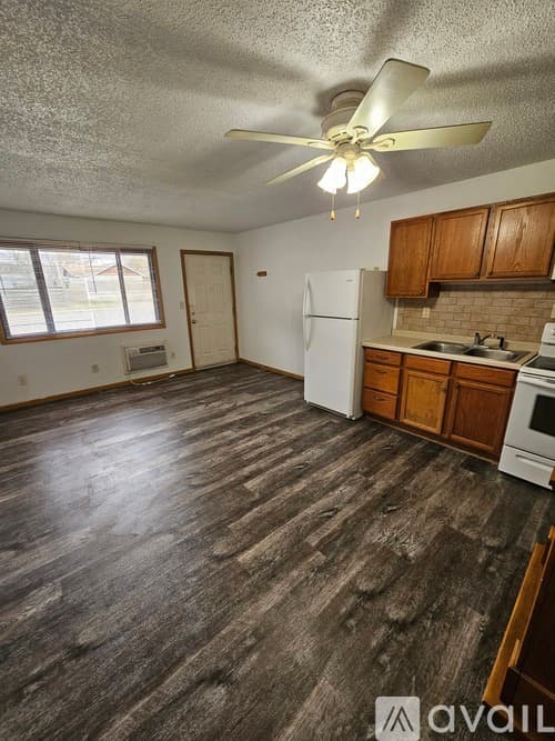 La Crosse Apartment: 2222 32nd St S