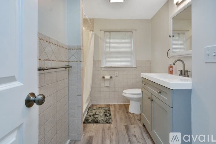 Lawrence House: 3 Durso Ave