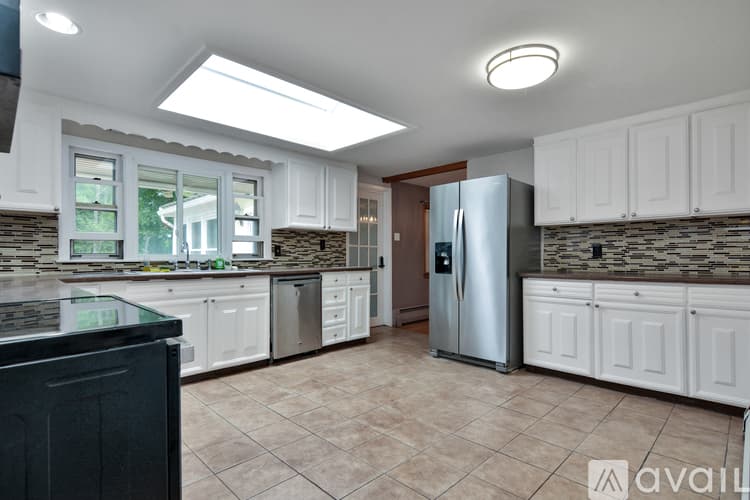 Lawrence House: 3 Durso Ave