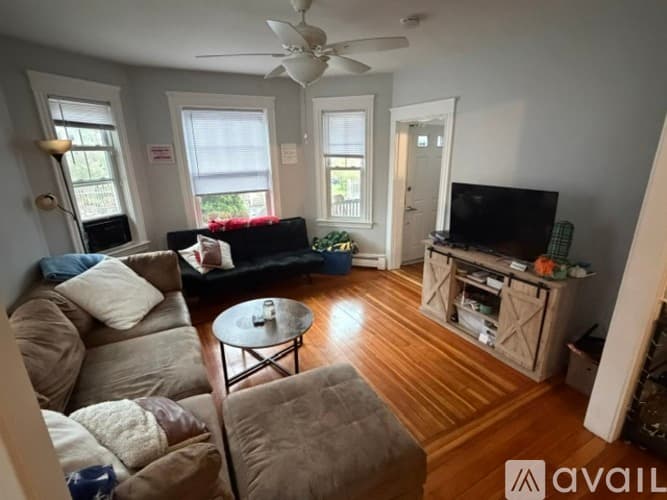 Providence House: 24 Huxley Ave