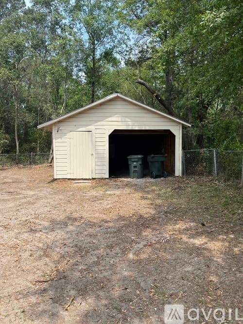 Statesboro House: 333 E Main St