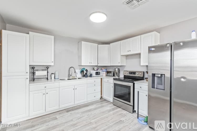 Phoenix House: 2437 East Jones Avenue