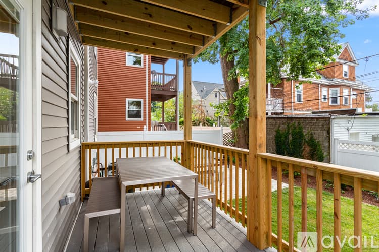 Boston Apartment: 1047 Saratoga St