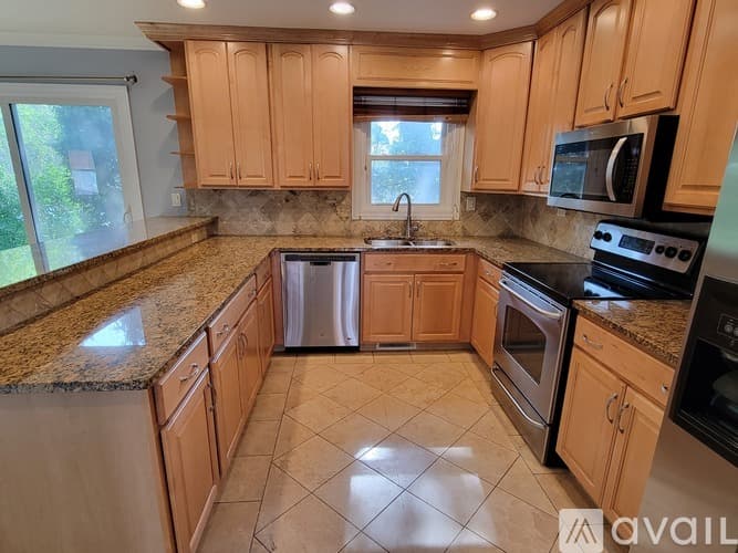 Glenview Townhome: 2116 Rugen Rd