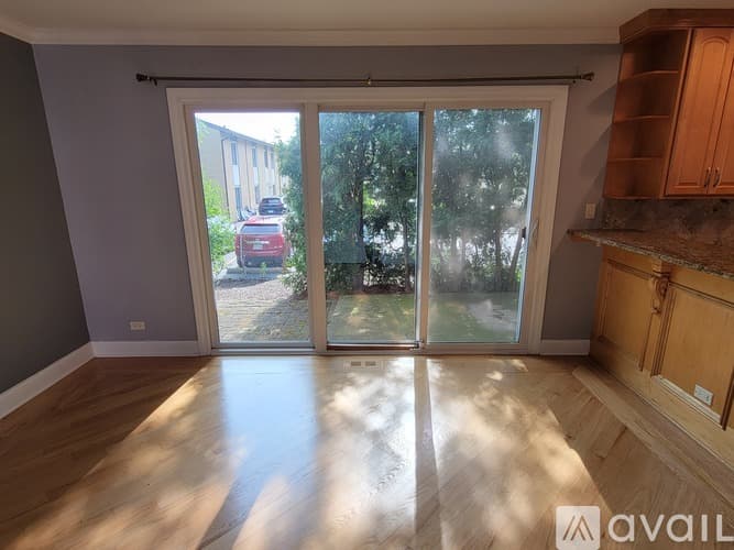 Glenview Townhome: 2116 Rugen Rd