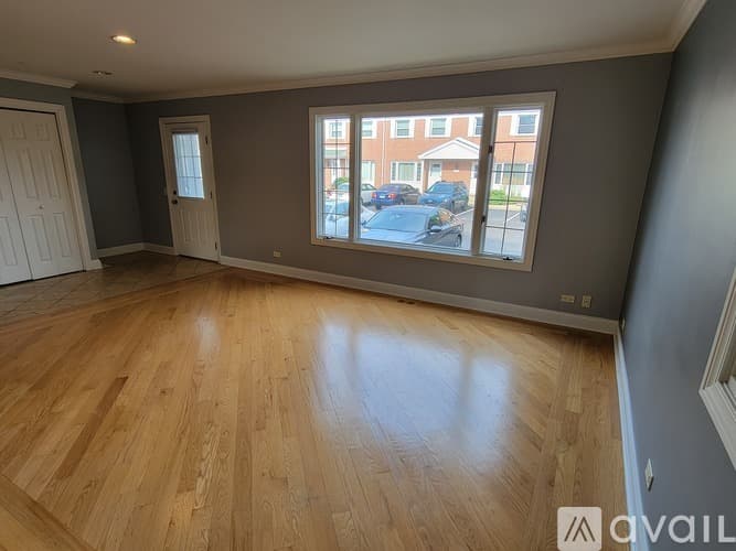 Glenview Townhome: 2116 Rugen Rd