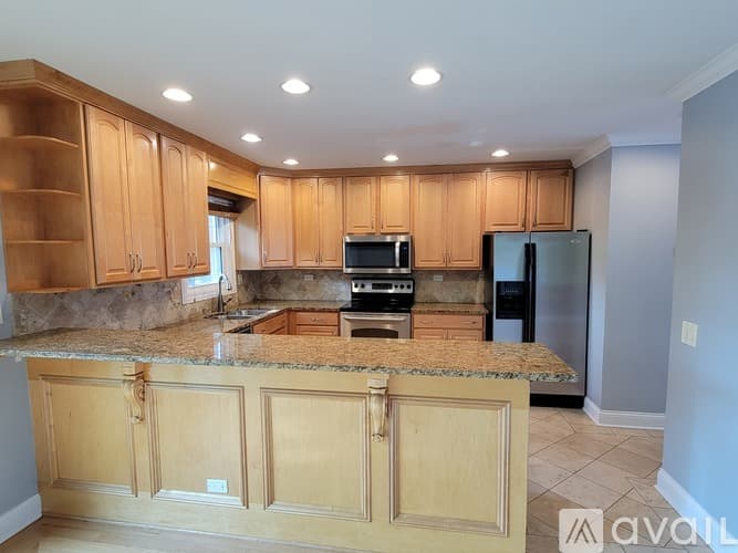 Glenview Townhome: 2116 Rugen Rd