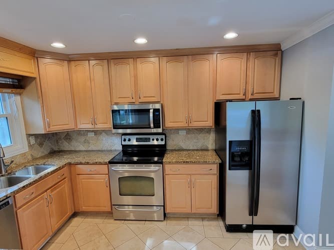 Glenview Townhome: 2116 Rugen Rd