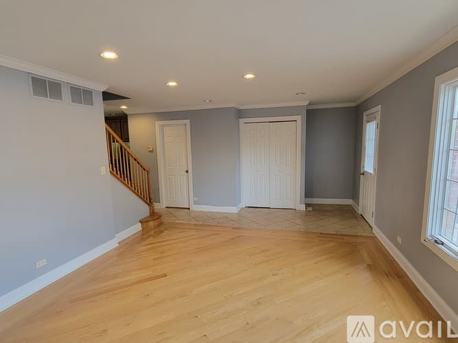 Glenview Townhome: 2116 Rugen Rd