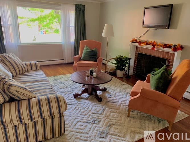 West Hartford Apartment: 83 Hilldale Road