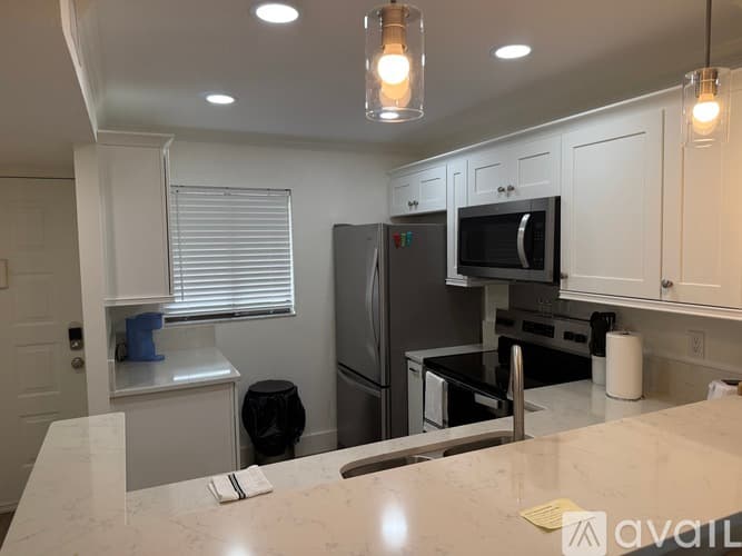 Venice Condo: 401 Airport Avenue East