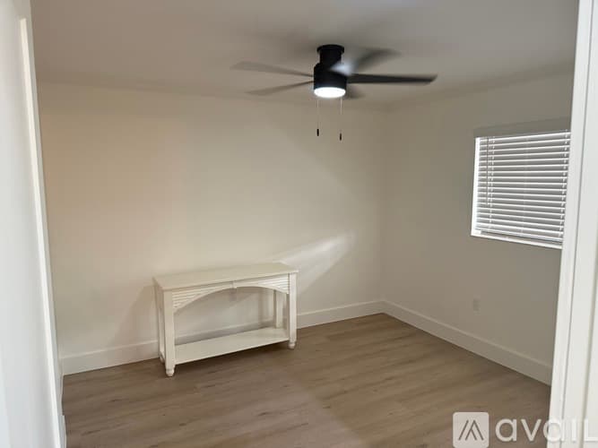 Venice Condo: 401 Airport Avenue East