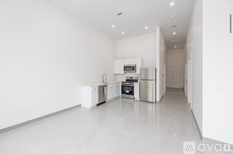 Lowell Apartment: 78 Middlesex St