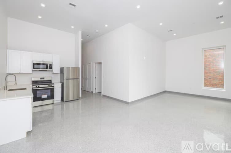 Lowell Apartment: 78 Middlesex St
