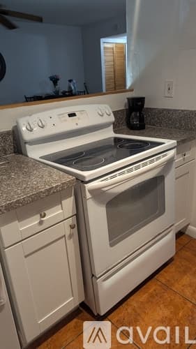 Miami Apartment: 20400 NW 7th Ave