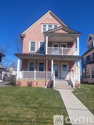 Hartford Apartment: 422 Prospect Ave