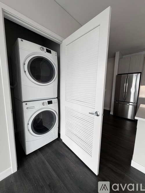 Chicago Apartment: 901 W Adams St