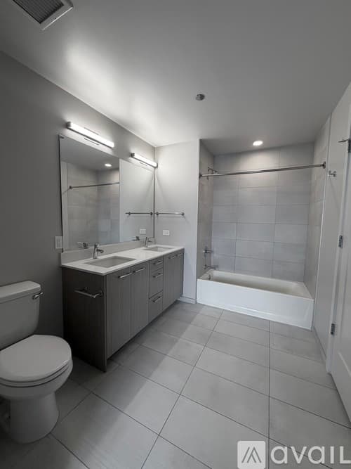 Chicago Apartment: 901 W Adams St