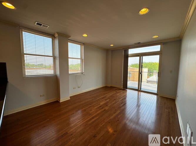 Chicago Apartment: 1334 W Morse Ave