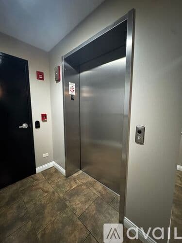 Chicago Apartment: 1334 W Morse Ave