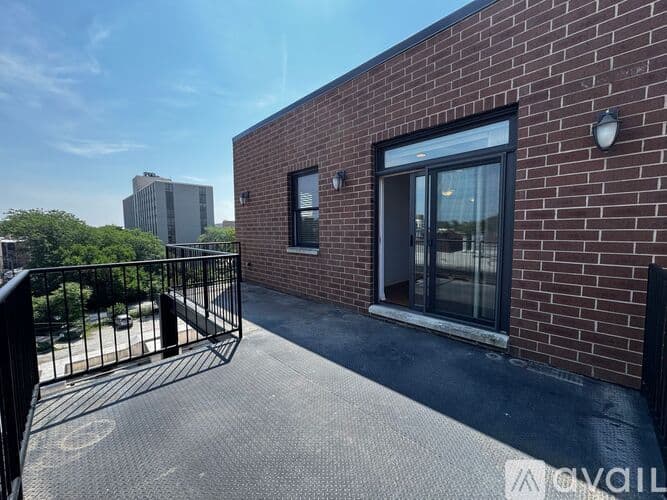 Chicago Apartment: 1334 W Morse Ave