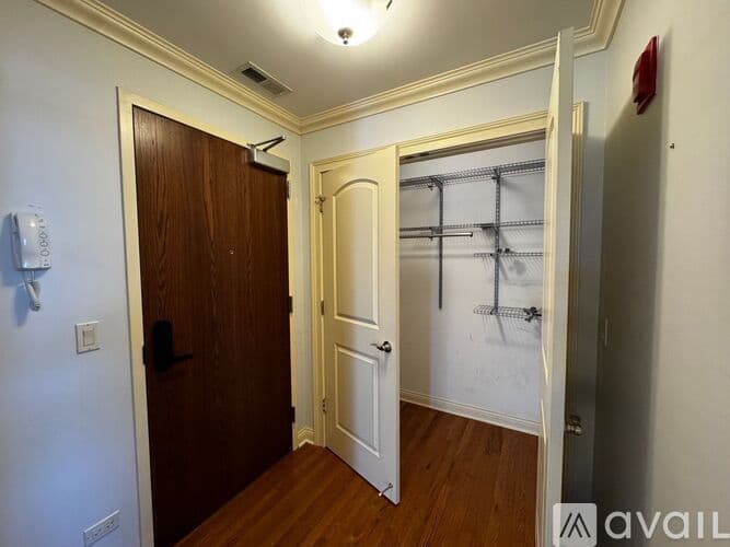 Chicago Apartment: 1334 W Morse Ave